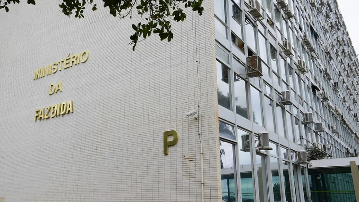 Ministro da fazenda vai debater com EUA rótulo para PCC e CV