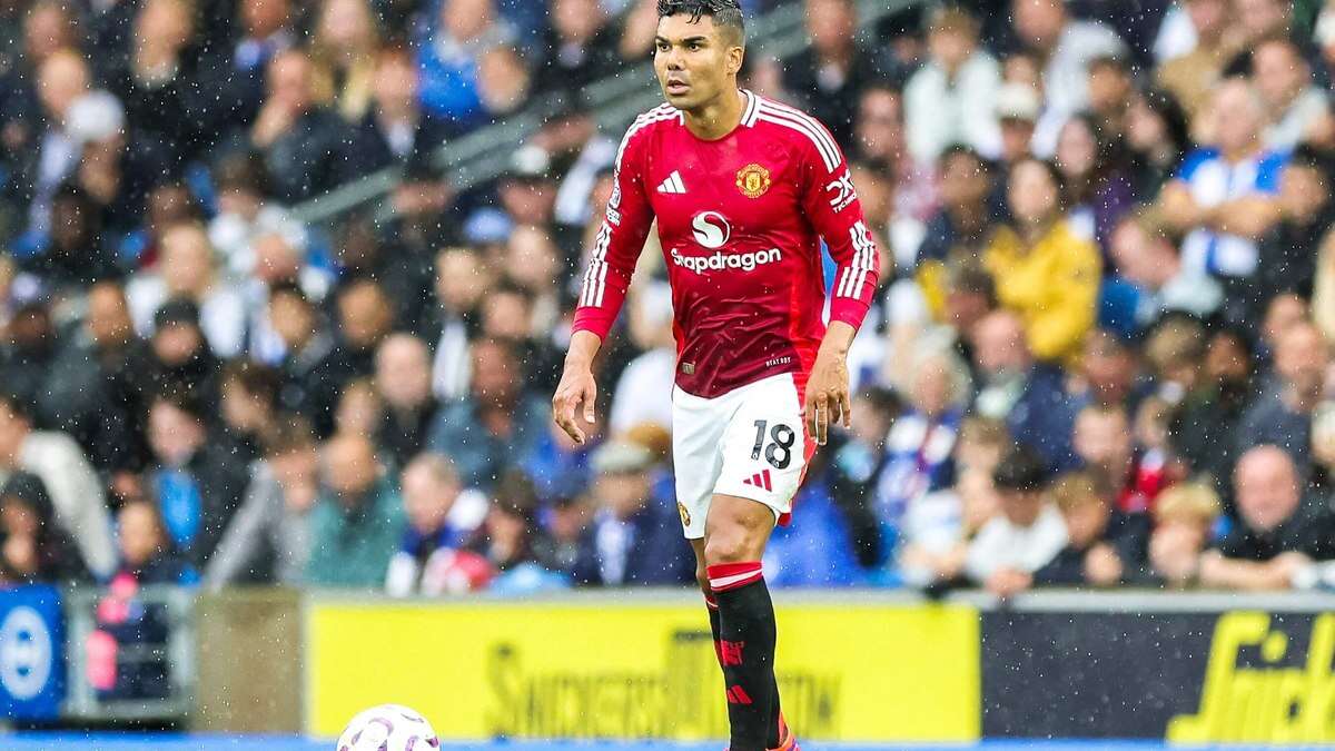 Casemiro é detonado após derrota para o Liverpool em Old Trafford