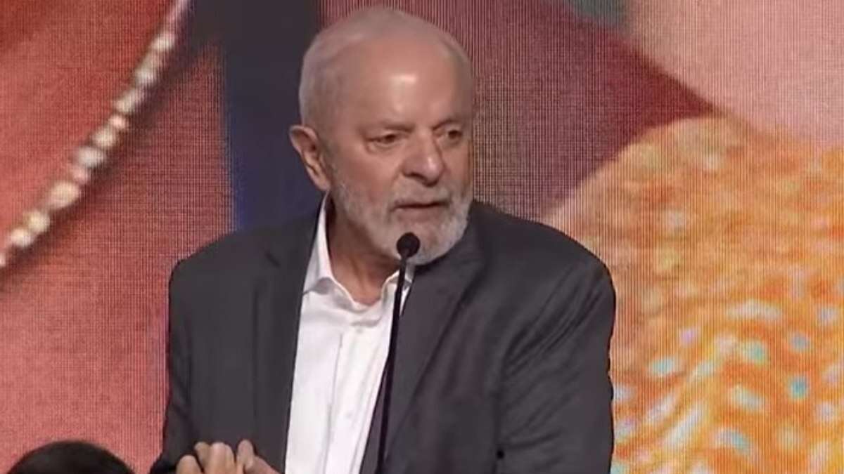 Torcedor do Corinthians, Lula manda recado a presidente do Palmeiras em evento no Allianz