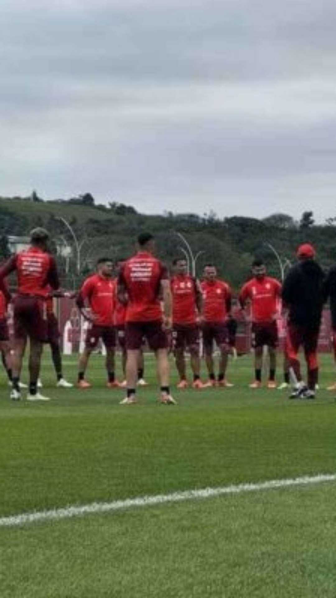 Com desfalques, Internacional se reapresenta e mira Gre-Nal