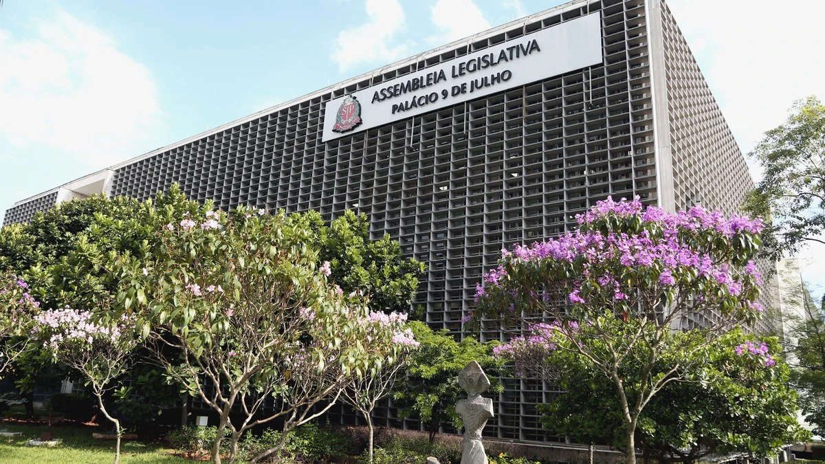 Impasses se mantêm e reajuste dos policiais deve ser novamente adiado