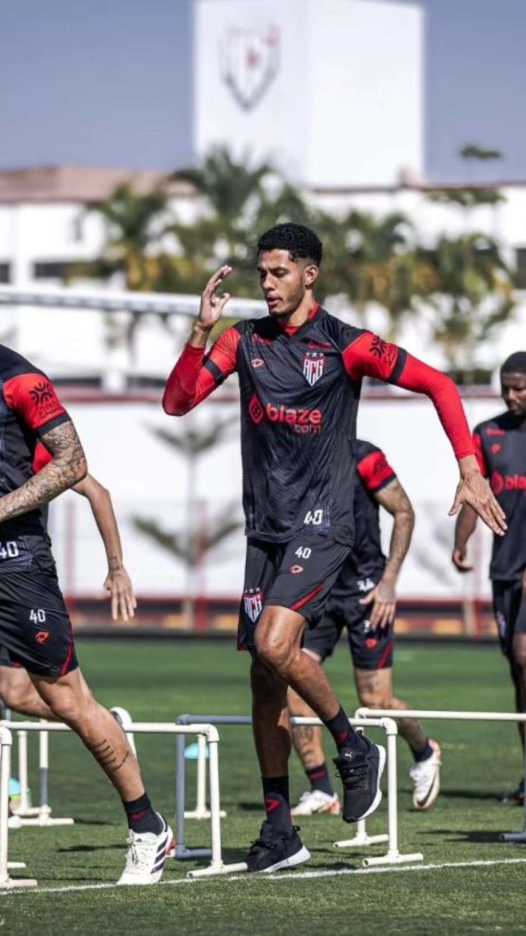 Adson Batista demonstra preocupação com o futuro do Atlético-GO