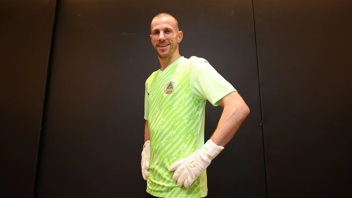 Ex-Flamengo, goleiro Paulo Victor é anunciado por equipe turca