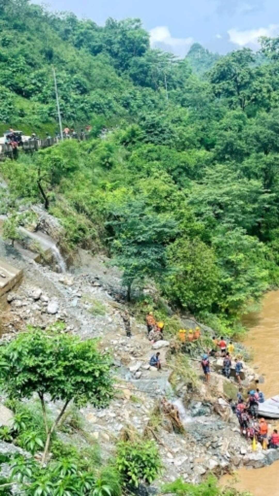 Deslizamento de terra deixa mais de 60 desaparecidos no Nepal