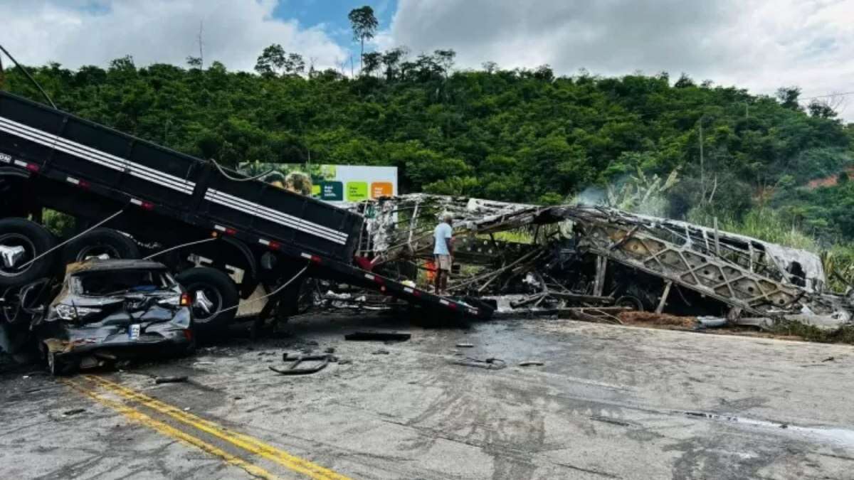 Ao menos 55 morreram em acidentes de ônibus no país em dezembro, mostra levantamento do IG