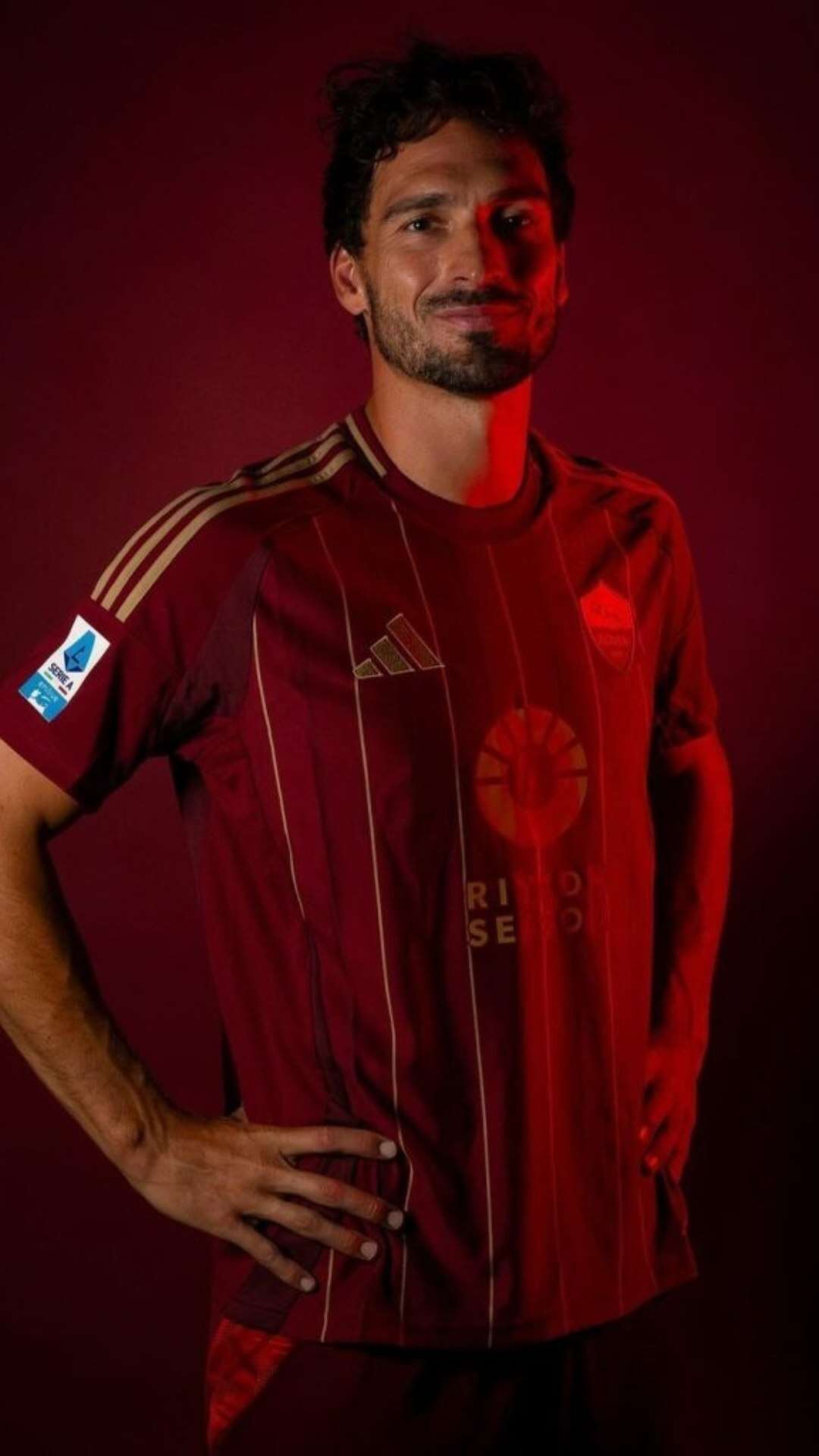 Após deixar o Borussia Dortmund, Mats Hummels é apresentado a Roma