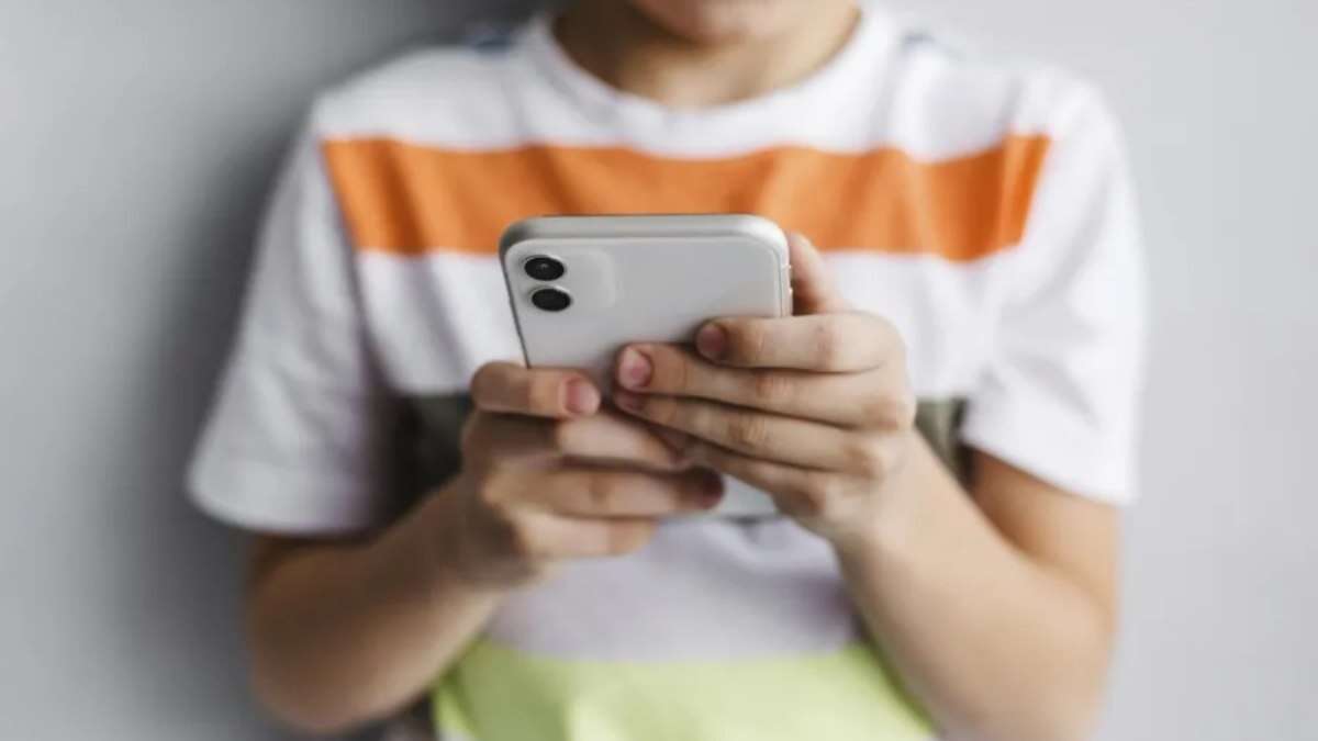 Artigo: dependência química digital: como o smartphone está moldando gerações infelizes