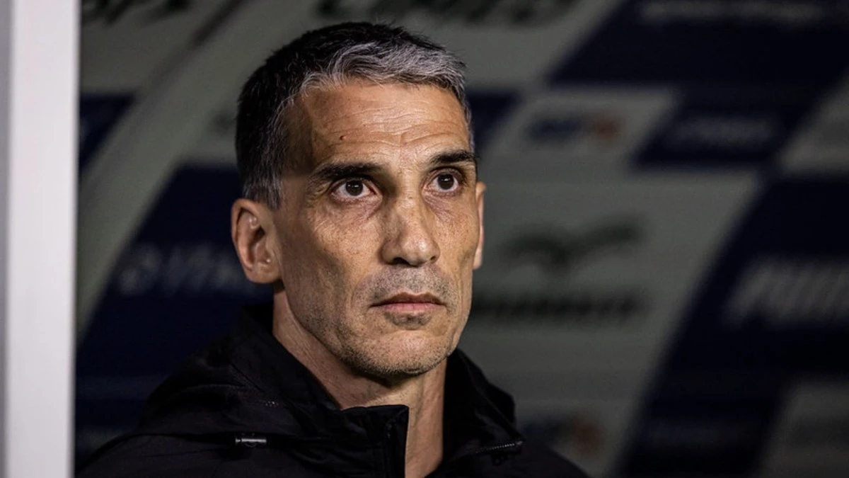 Já rebaixado? Mansur alerta Santos após derrota para Palmeiras