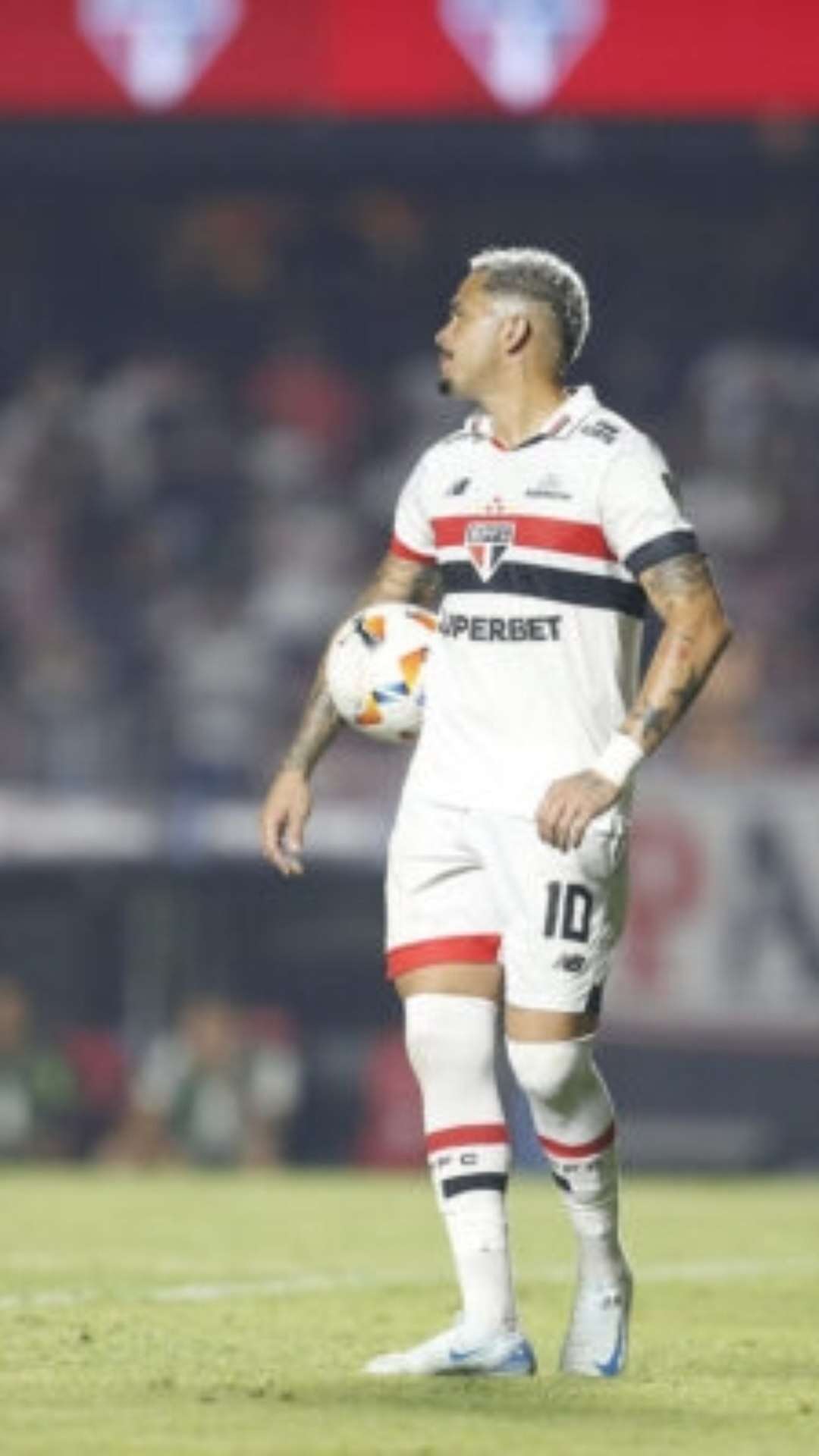 Santos demonstra interesse e tenta troca com o São Paulo por Luciano