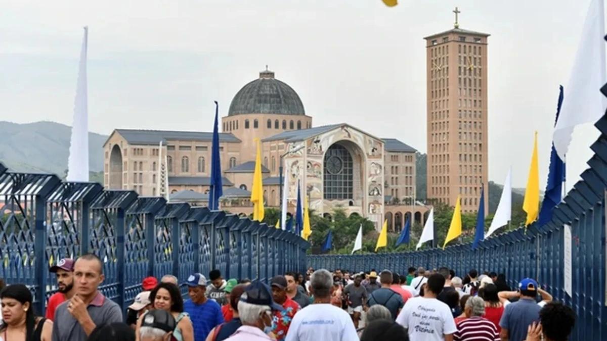Taxa em Aparecida pode mudar rotina de romeiros e hotéis