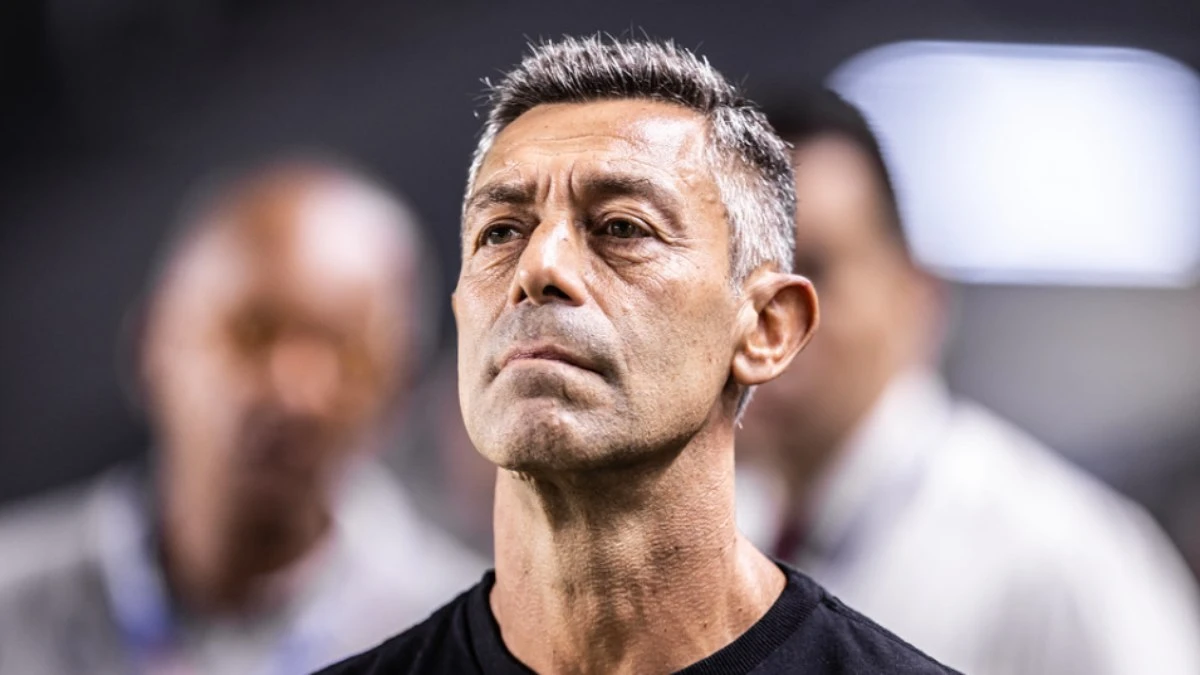 Santos: Pedro Caixinha
abre ação na Fifa por dívida de rescisão