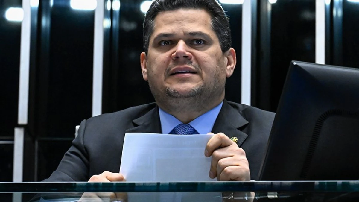 Sem acordo, Alcolumbre cancela votação de vetos no Congresso