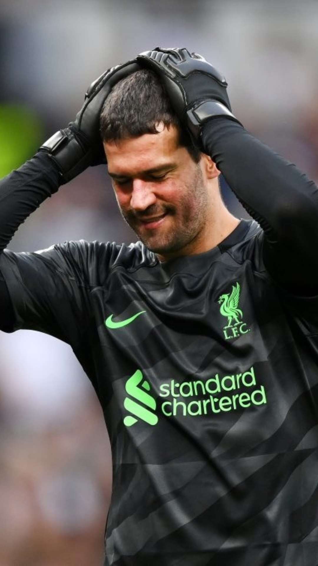 Liverpool anuncia que Alisson será desfalque até novembro