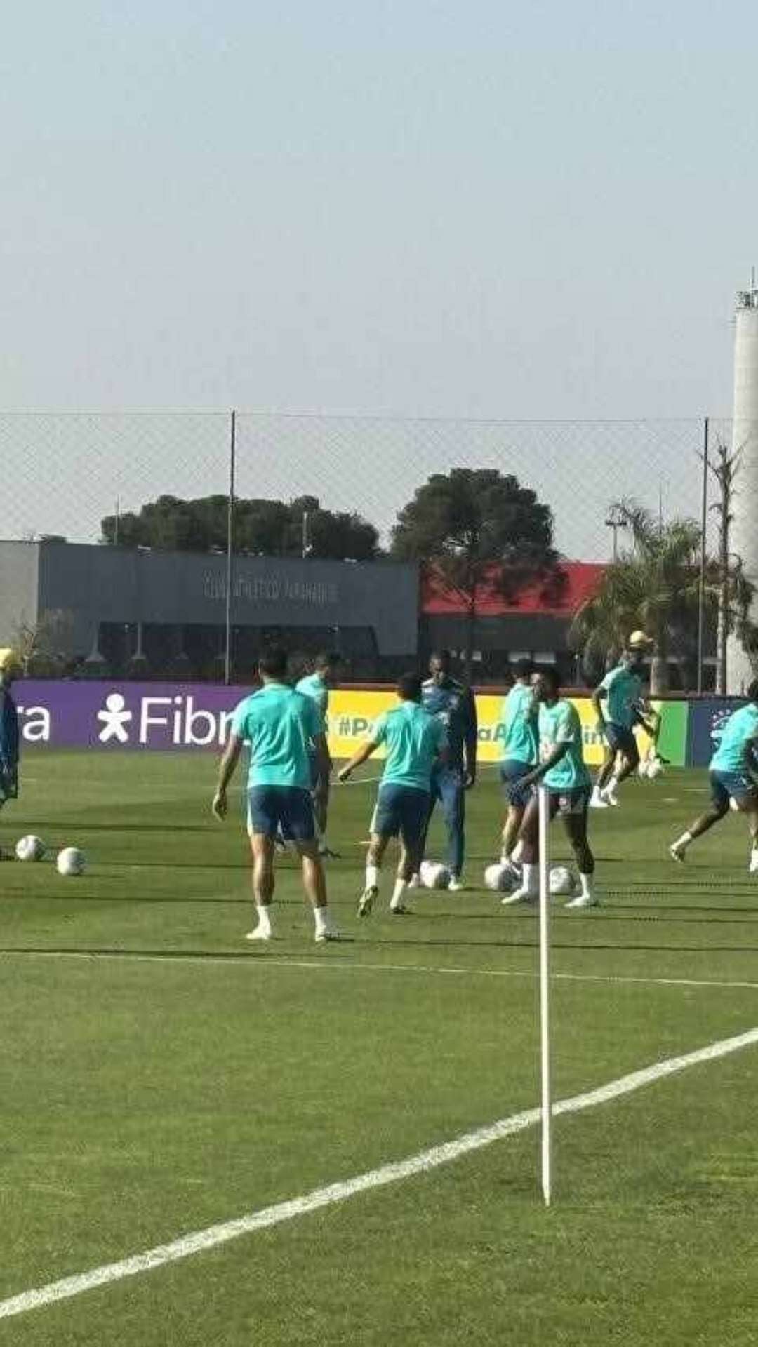 Dorival conta com o grupo completo no treino da Seleção desta terça-feira. Veja como foi!