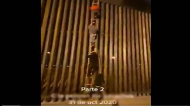 Migrantes pulam o muro de Trump que se mostra inútil; assista vídeo