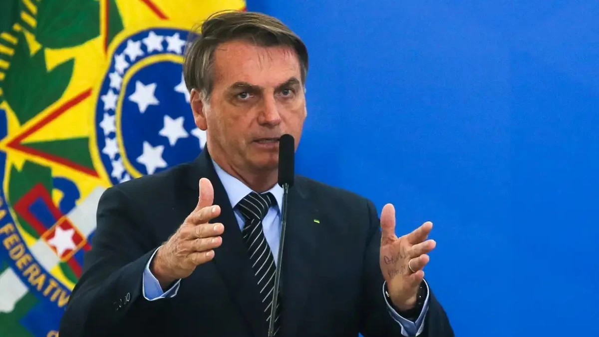 Bolsonaro diz que só vai depor se sua defesa ver o processo antes