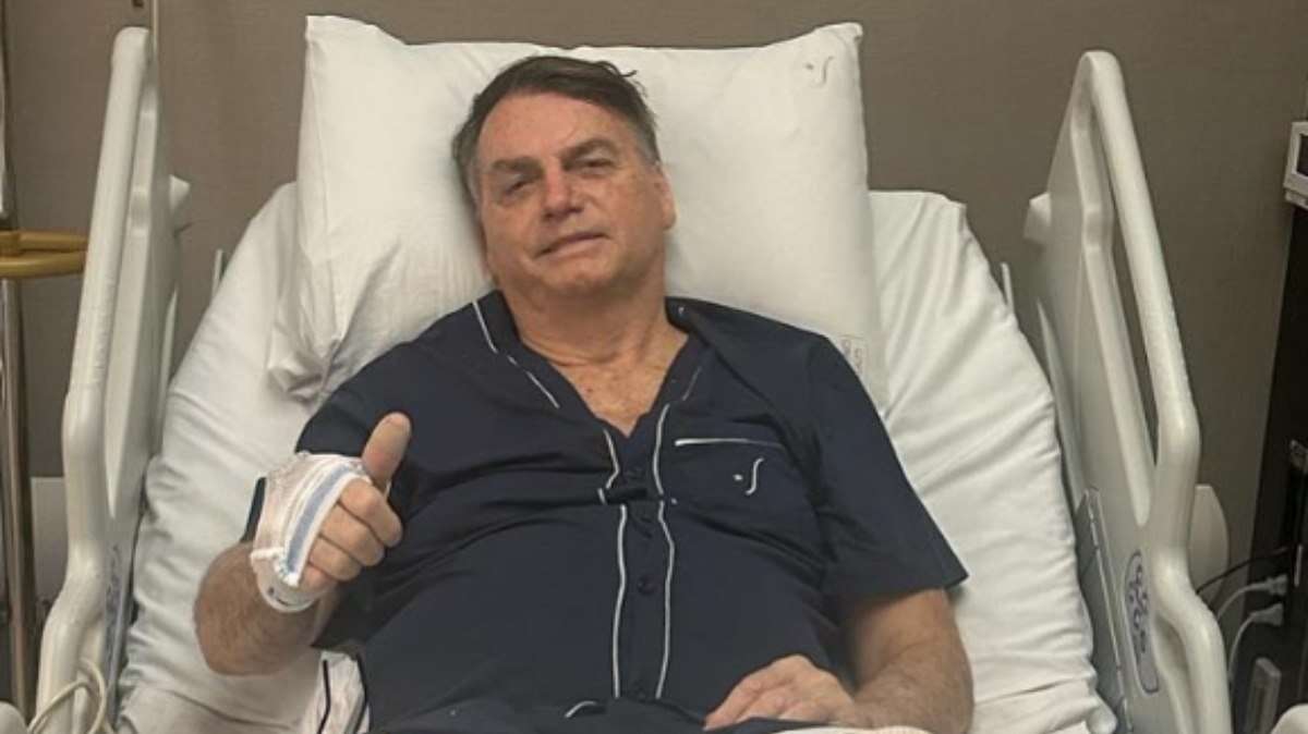 Bolsonaro é internado após novo desconforto intestinal, diz Wajngarten