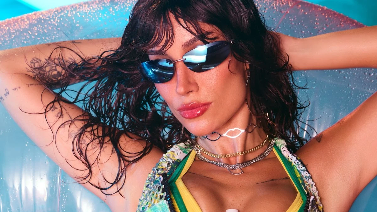 Bianca Andrade lança linha de glosses ao som de Valesca Popozuda