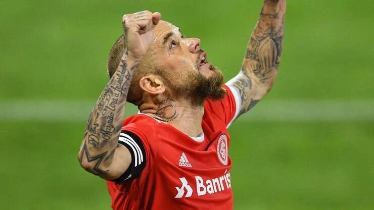 Vale a liderança! Flamengo visita o Internacional no Brasileirão; onde assistir