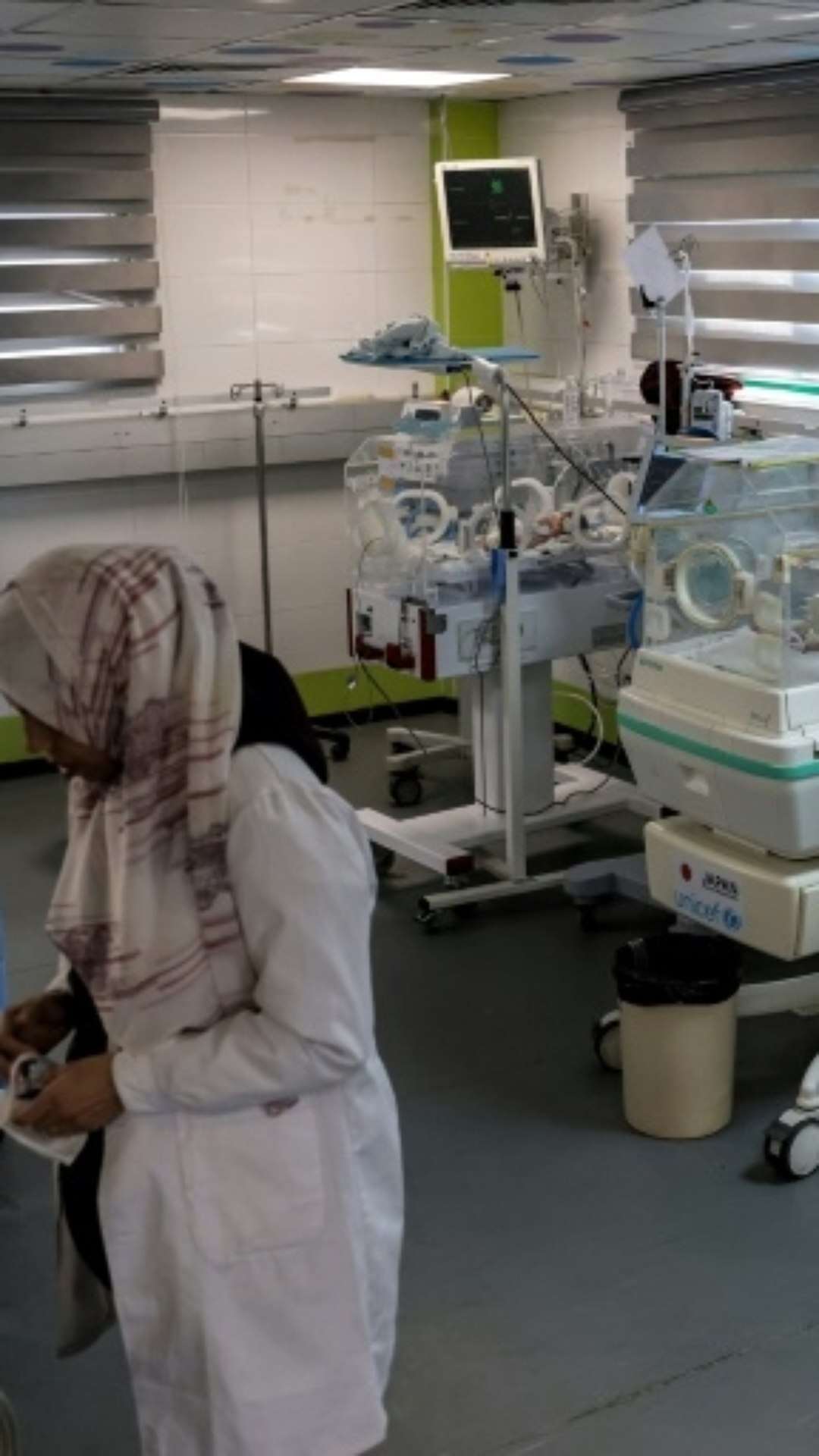 Médico de Gaza segue atendendo feridos depois de perder perna em bombardeio