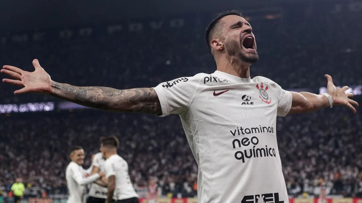 À lá Marcelinho, Renato Augusto é ídolo geracional do Corinthians