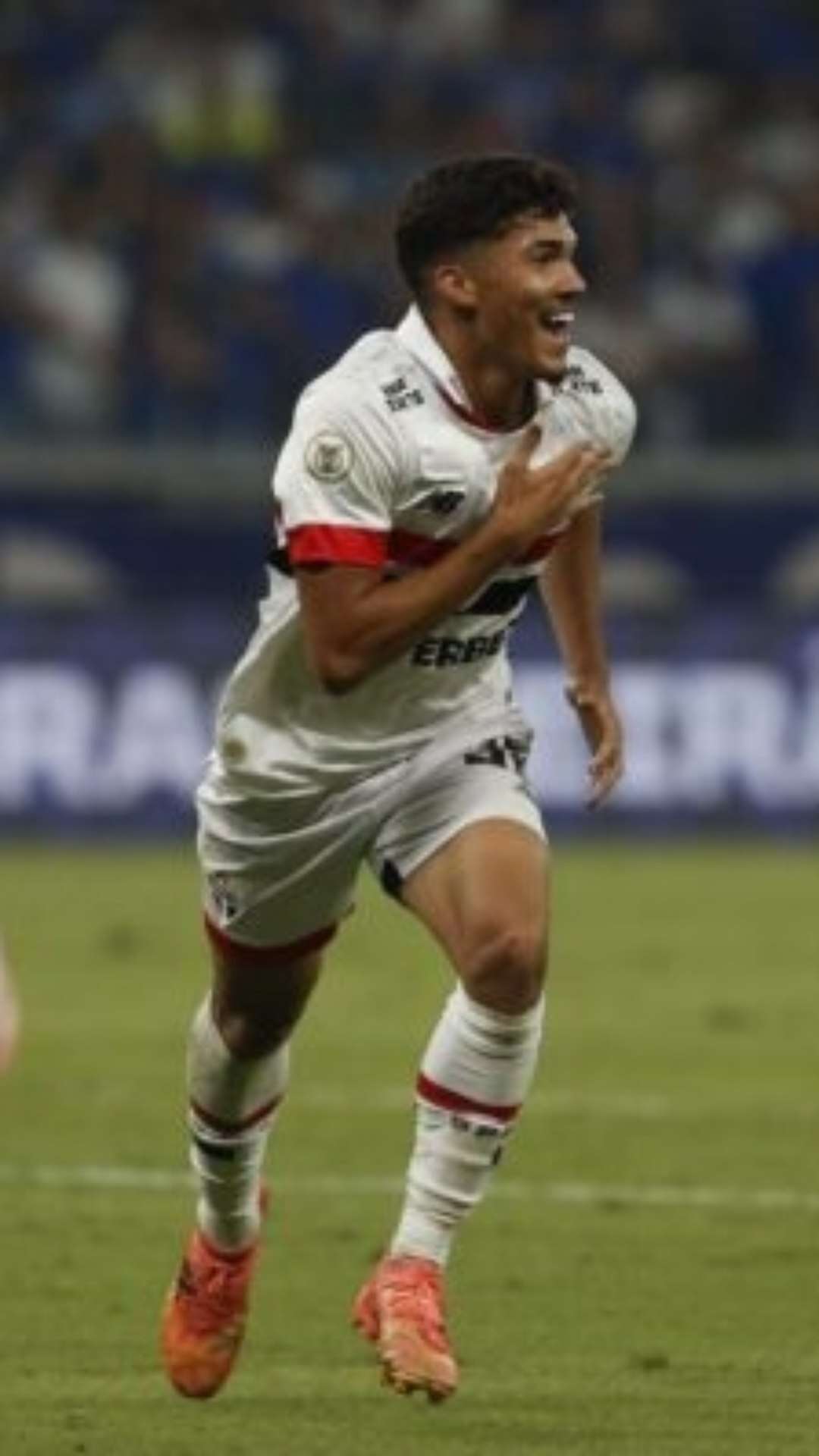 Clube inglês tem interesse em William Gomes, do São Paulo