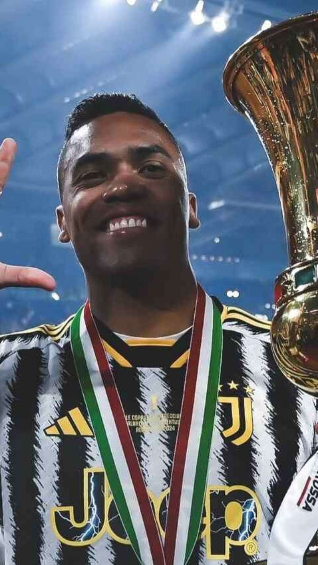 Alex Sandro chega ao Flamengo após passagem de sucesso na Europa. Veja os números!