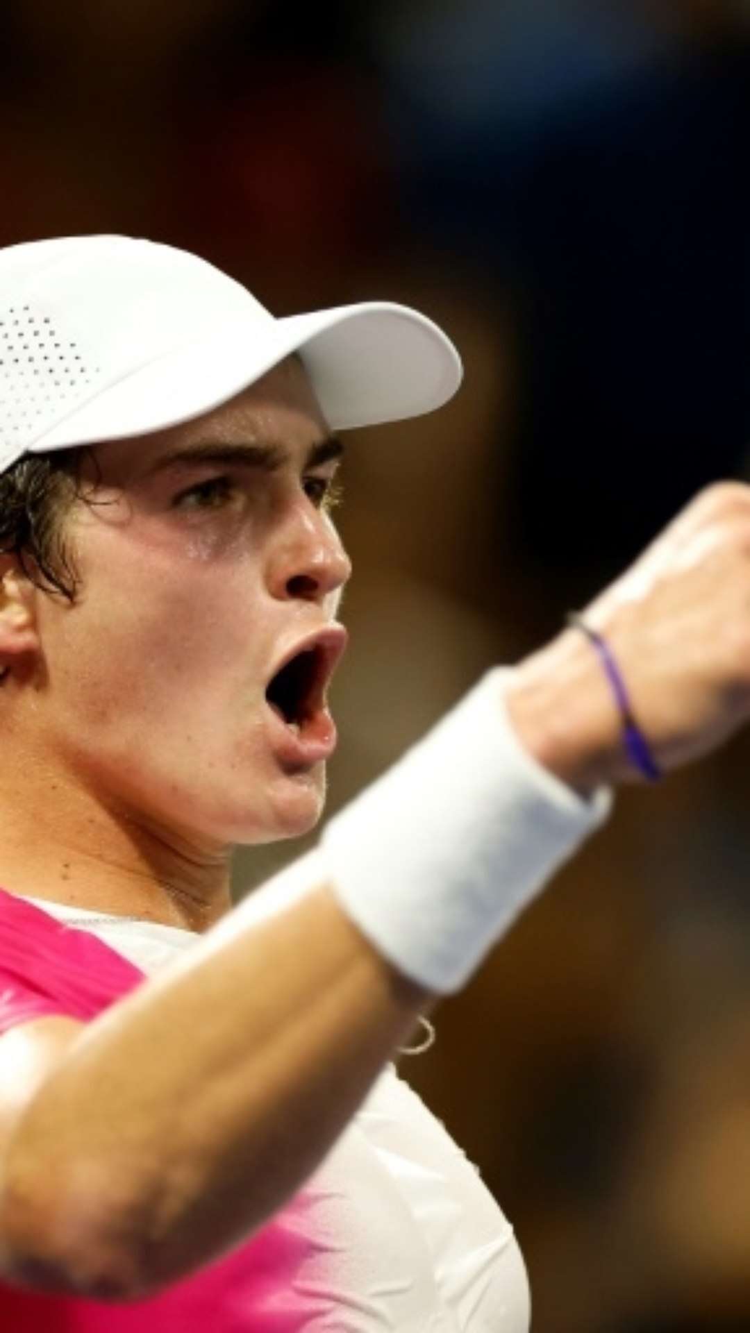 Brasileiro João Fonseca é campeão do NextGen ATP Finals