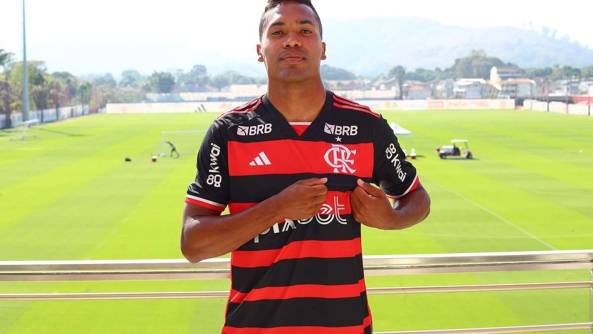 Reforço do Flamengo, Alex Sandro chegou a ser procurado pelo Palmeiras