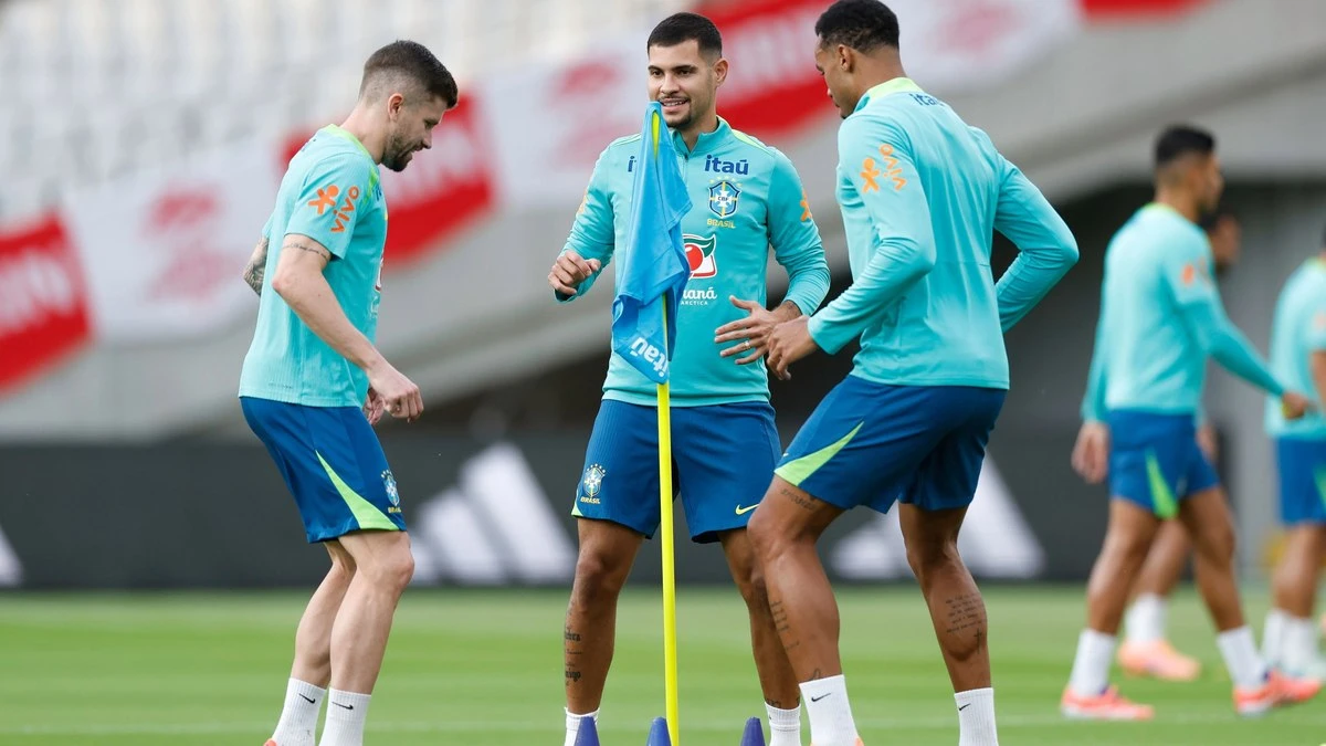 Titular da seleção dá susto em campo às vésperas de apresentação