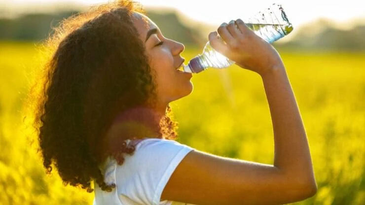 Retenção de líquido: saiba o que fazer para evitar o inchaço