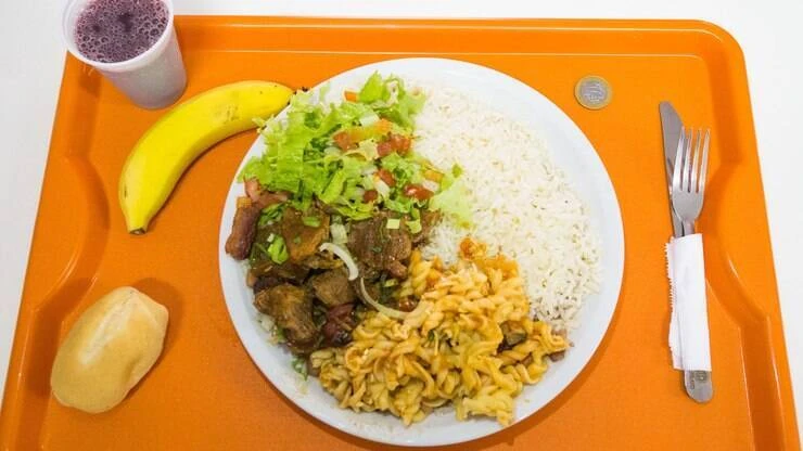 Ação quer manter comida gratuita para pessoas em situação de rua em SP