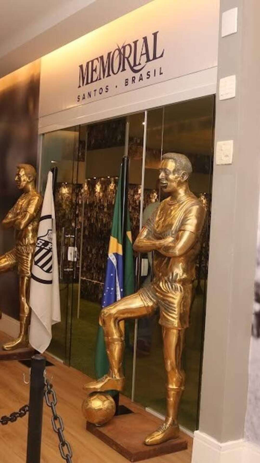 Mausoléu de Pelé em Santos recebe poucos visitantes; veja fotos