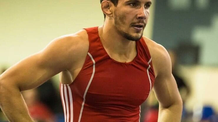 Medalhista de Wrestling é esfaqueado e morre após discussão de trânsito