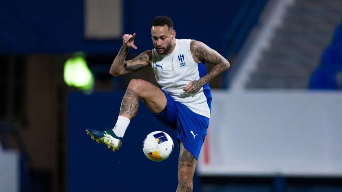 Neymar marca gol em treino de reapresentação no Al-Hilal; veja vídeo