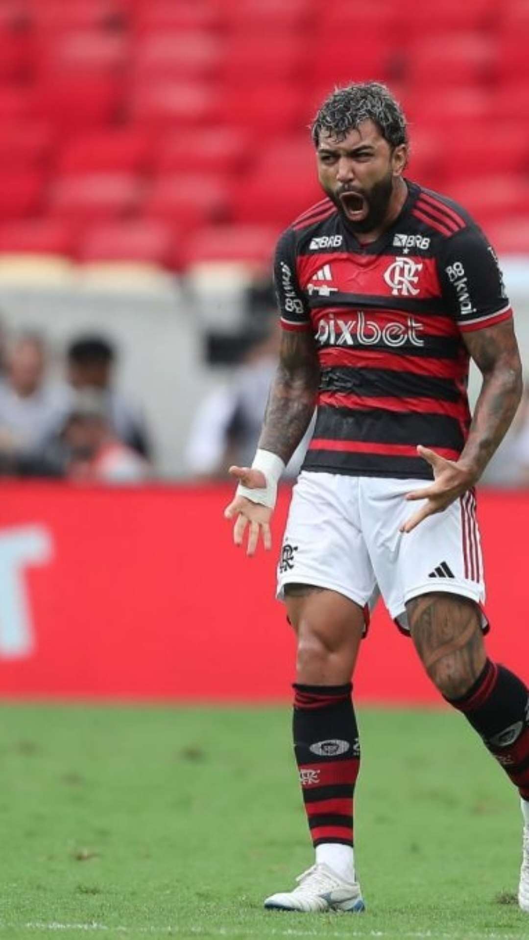 Gabigol revive seu melhor momento e bate números de Ronaldo Fenômeno