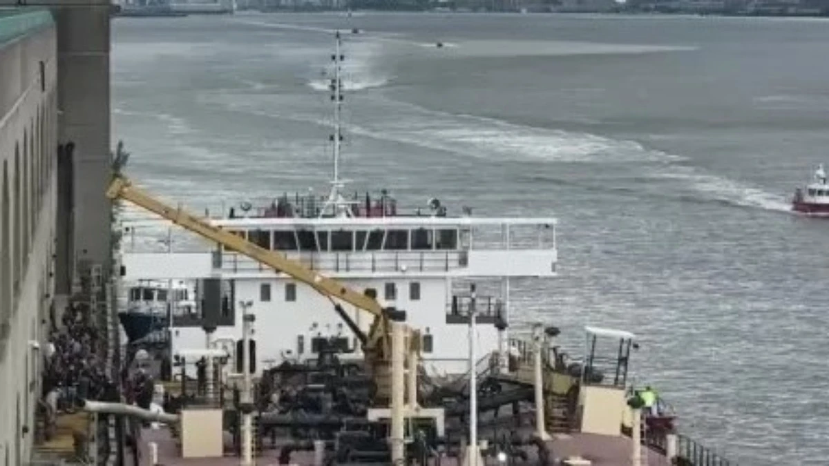 EUA: trabalhador morre em explosão de barco no Rio Hudson