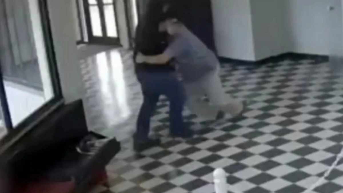 Vídeo: diretor de escola evita atentado nos Estados Unidos