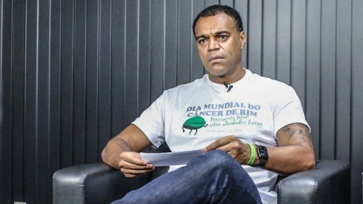 Denílson reprova celebração do Palmeiras em clássico: 