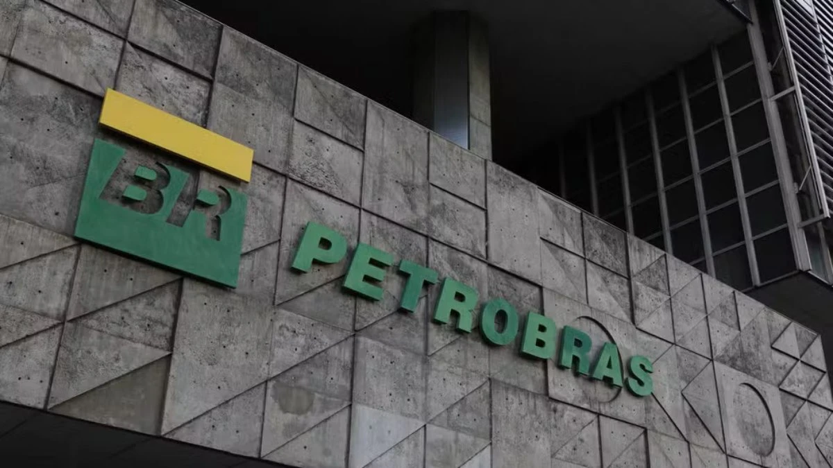 Petrobras reduz preço do querosene de aviação em 14%