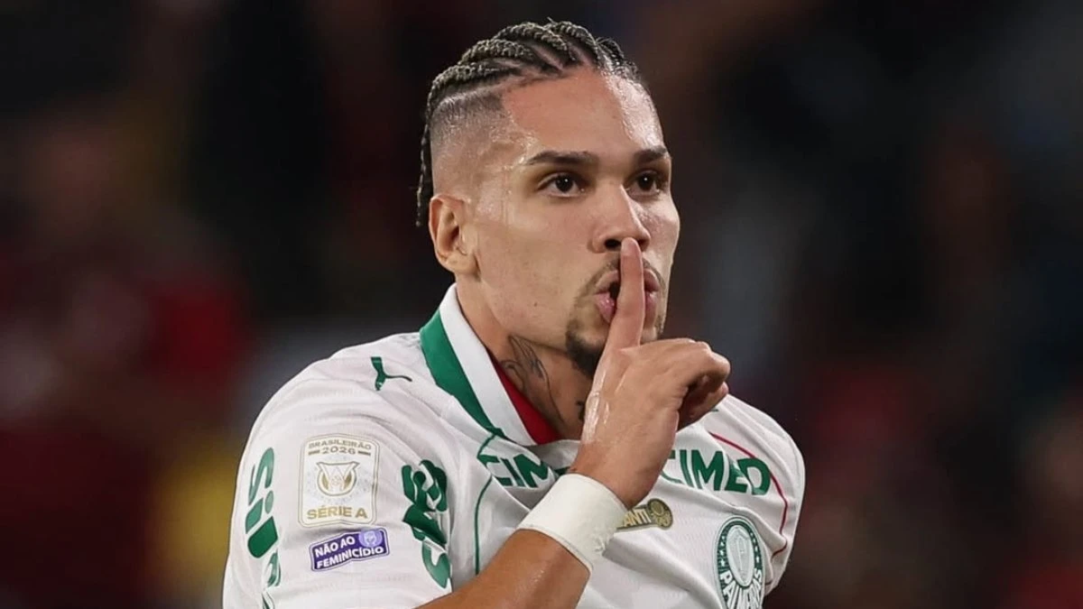 Paulinho marca após mais de 300 dias em goleada do Palmeiras