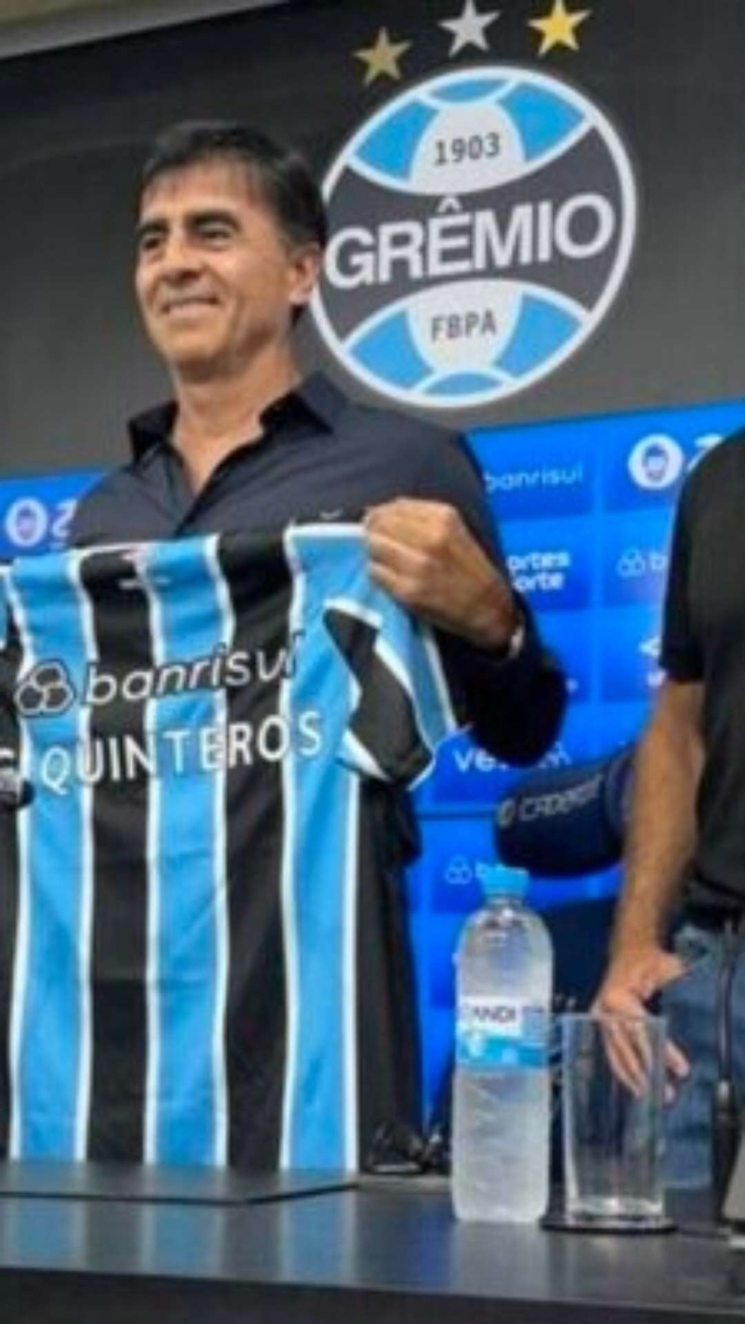 Quinteros destaca ‘desafio’ no Grêmio e define estilo de jogo