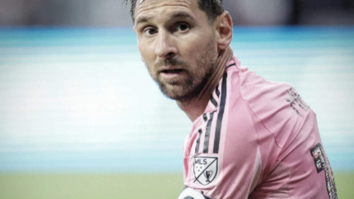 Messi é substituído com dores e preocupa às vésperas da Copa