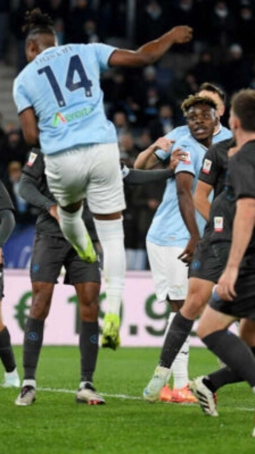 Com direito a hat-trick, Lazio elimina o Napoli da Copa Itália