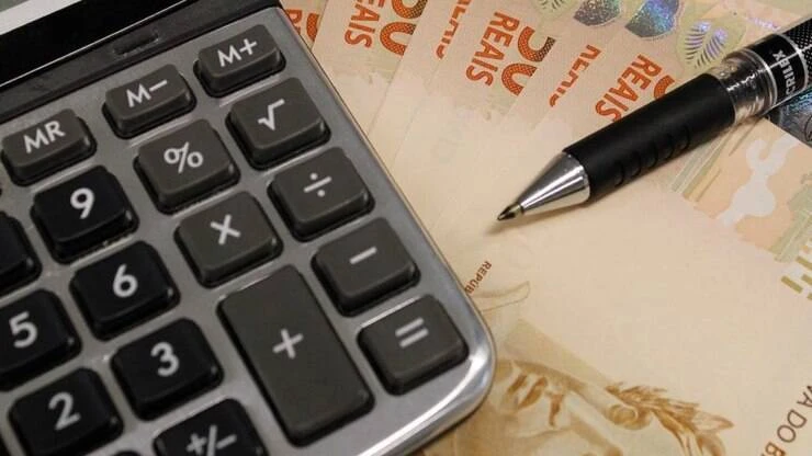Estudo aponta que empresas no Brasil devem seguir mais de 4 mil normas