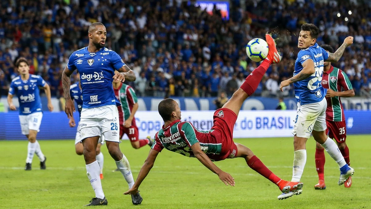Atacante do Chelsea teve batalha épica com Fábio no Flu; relembre