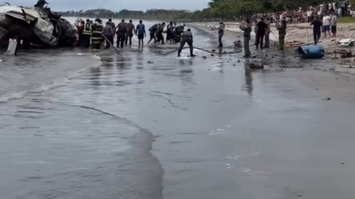 Moradores de Ubatuba relatam barulho estrondoso após queda de avião: 'Assustado até agora'