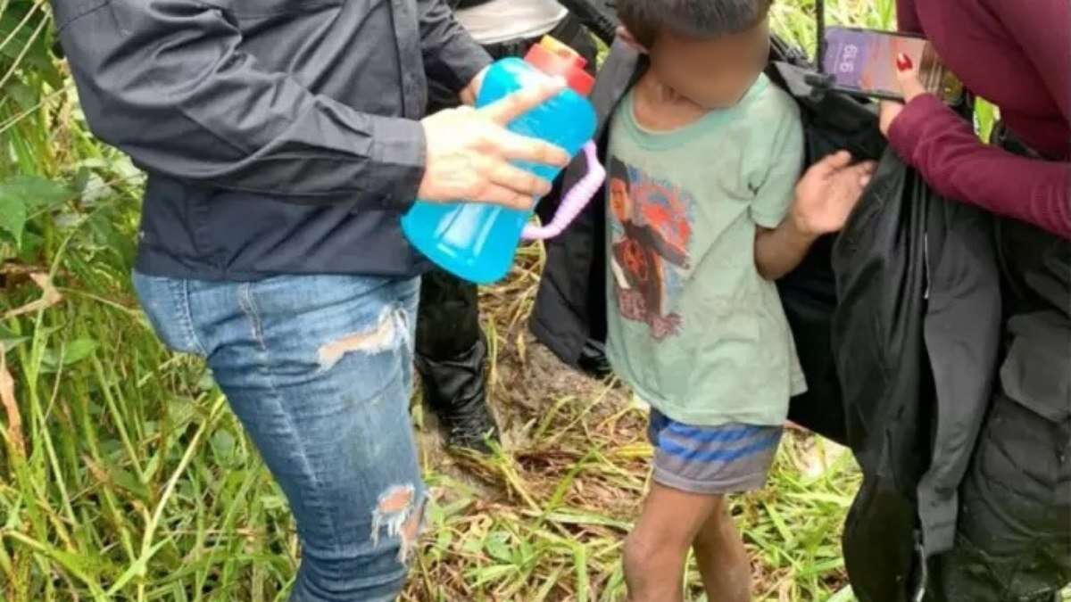 Encontrado
menino que se perdeu em selva durante passagem de furacão