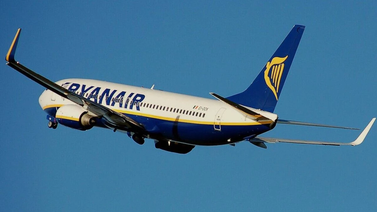 Avião faz pouso de emergência após turbulência ferir 9 pessoas