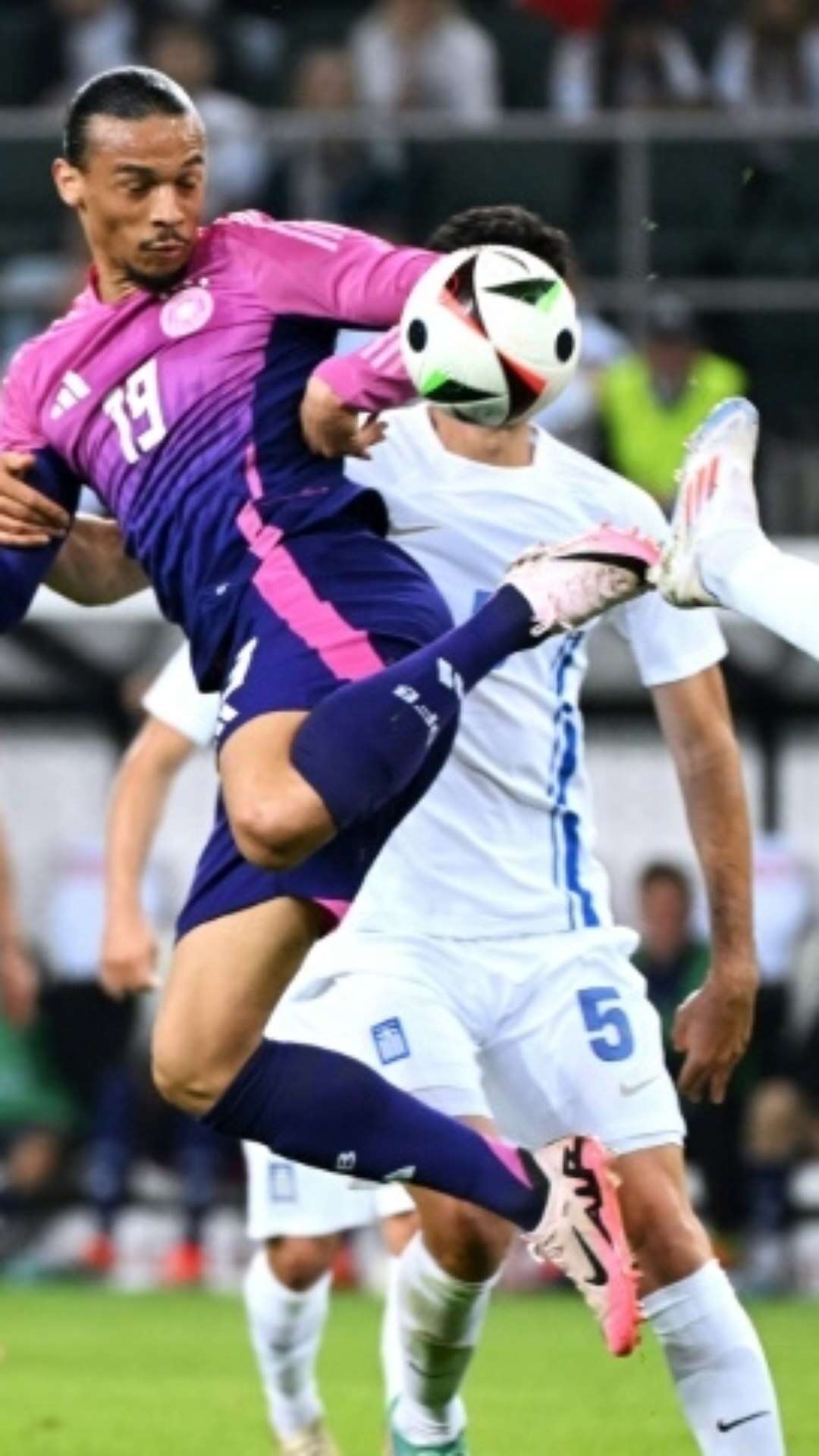 Alemanha vence Grécia de virada (2-1) a sete dias do início da Eurocopa